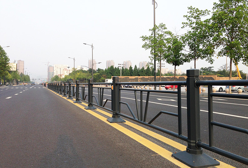 道路隔離護(hù)欄
